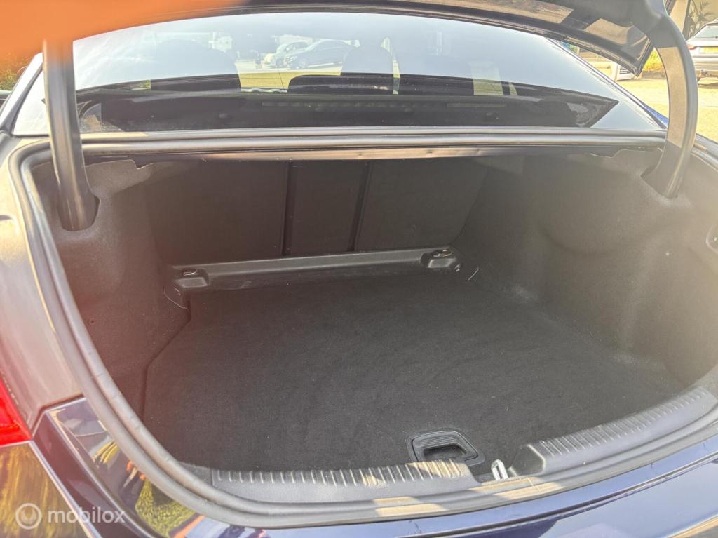 Mercedes-Benz C-Klasse 200 amg line launch edition