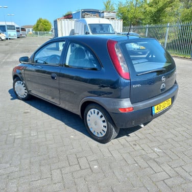 Mooie Opel Corsa 1.2 N  met lage KM stand