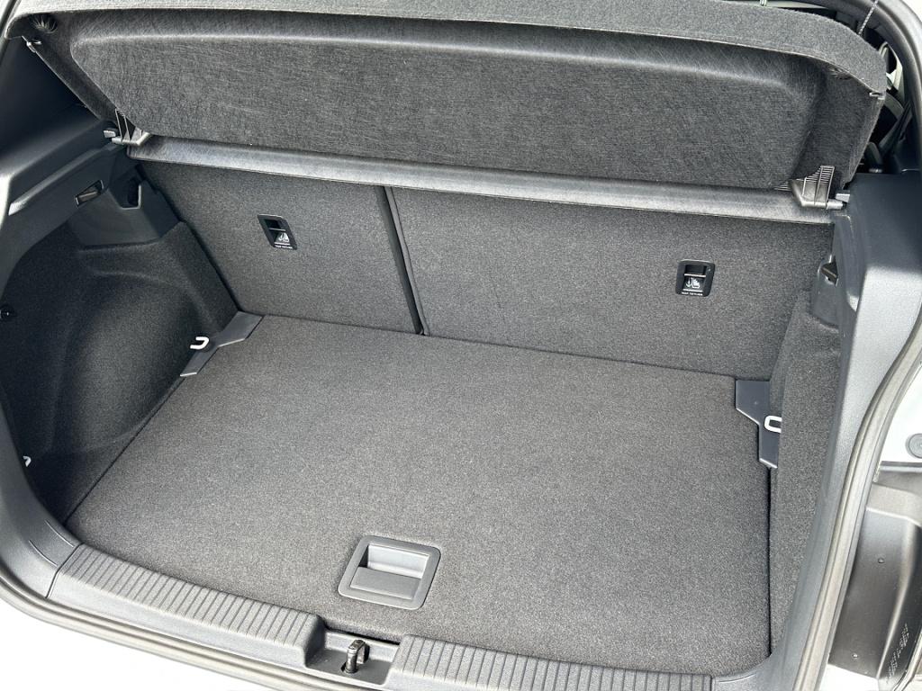 Volkswagen T-cross 1.5 tsi 150pk dsg r-line | camera | trekhaak | navi | ad