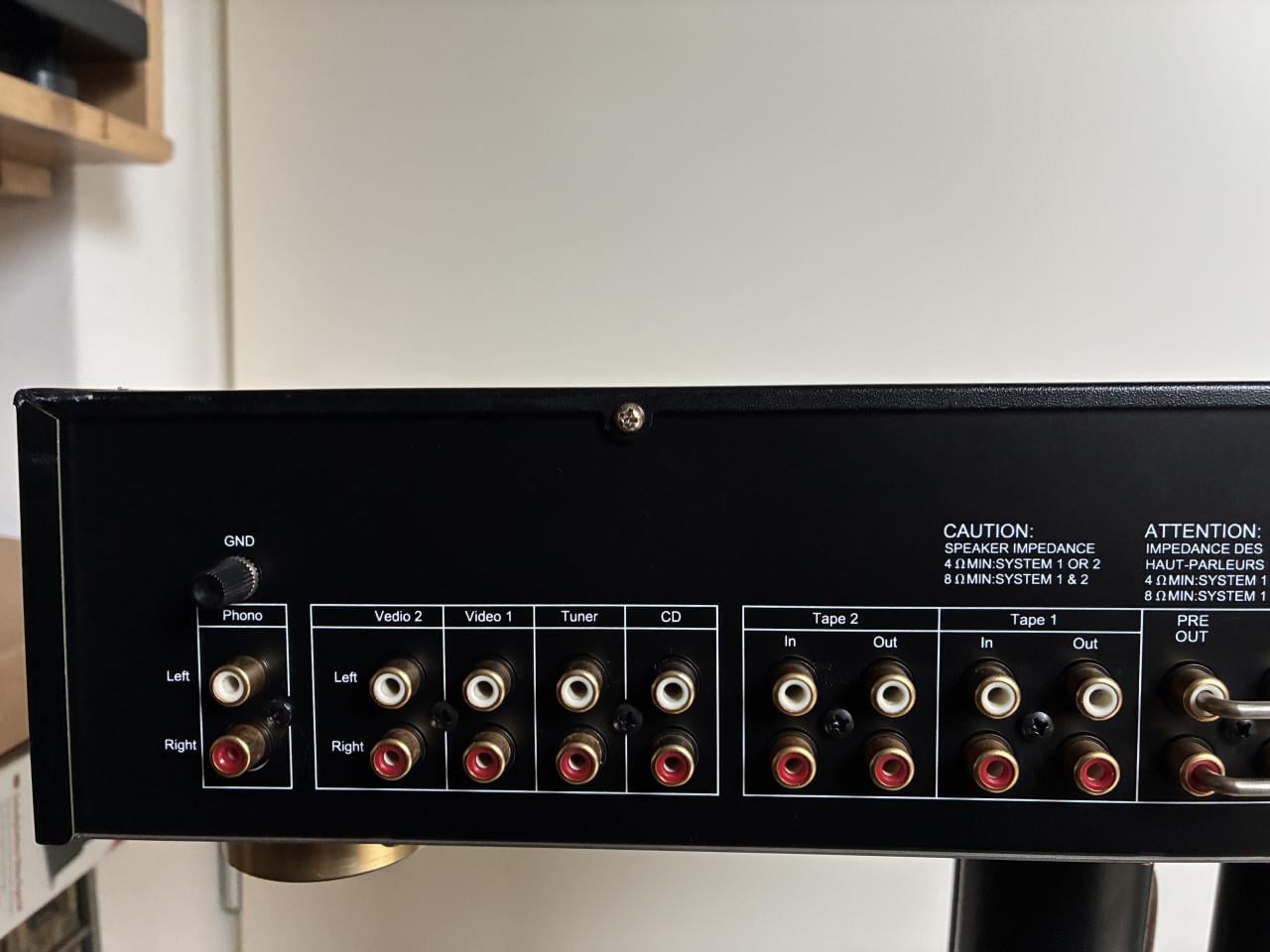 Harman Kardon HK 650 versterker.