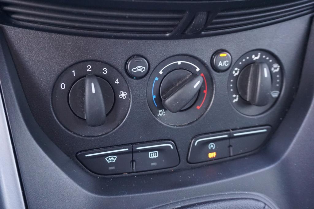 Ford C-max 1.0 ambiente airco / cruise / parkeersens. / elektr. ramen / tre