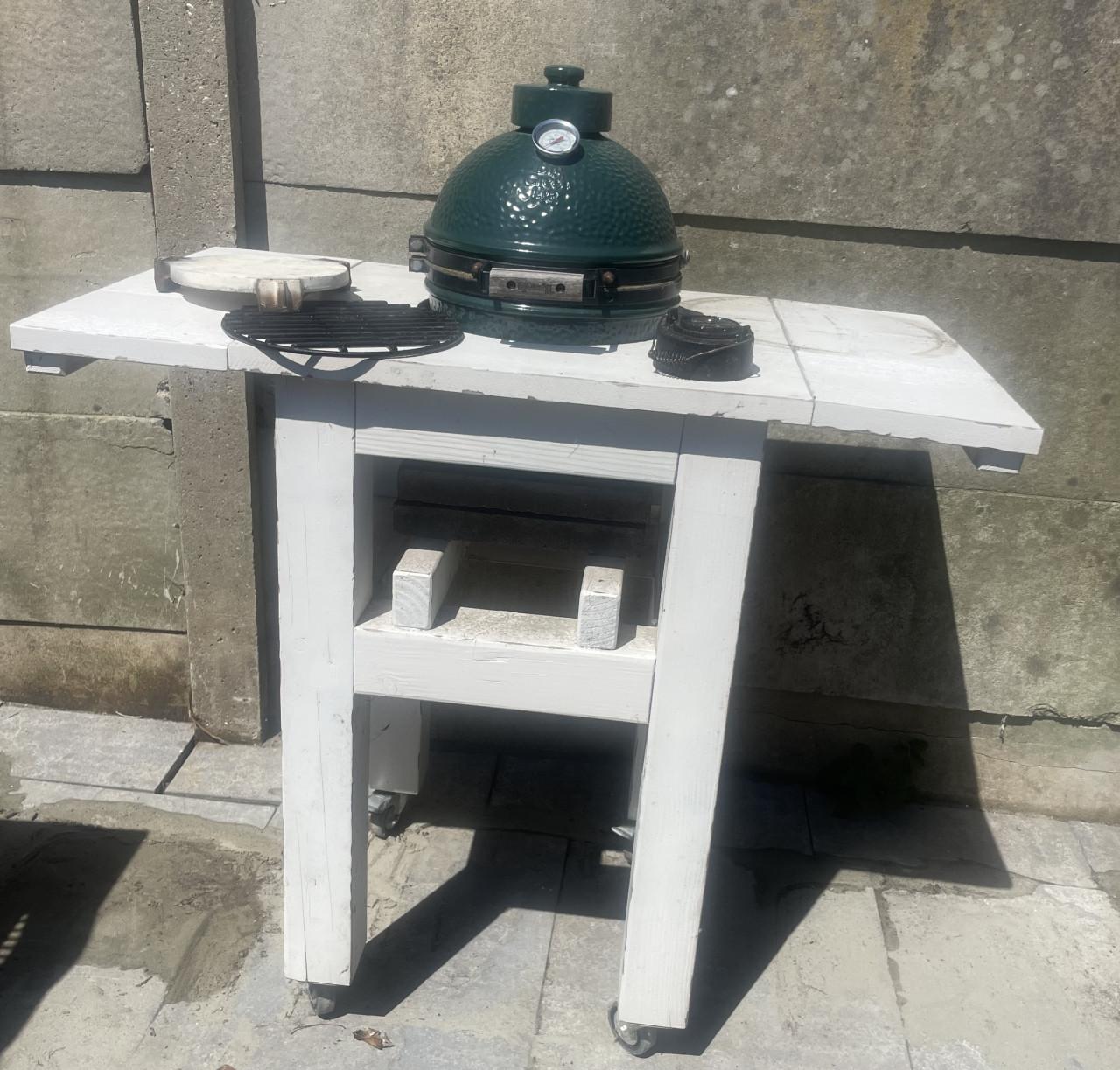 Big Green Egg. Mini. met meubel