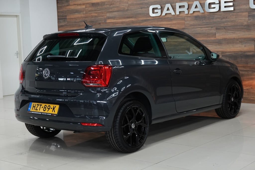 Volkswagen Polo 1.0 trendline | pdc | airco | navi | 17" |