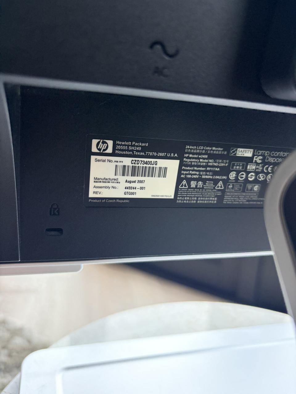 HP w2408 24 inch monitor – verstelbare voet – werkt goed