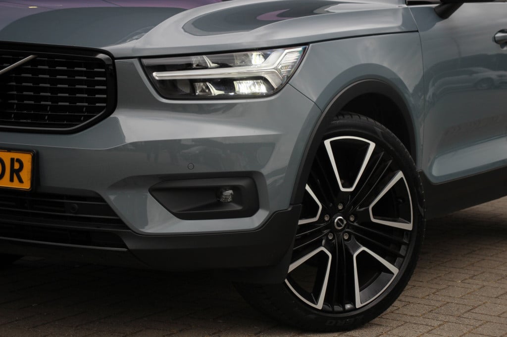 Volvo XC40 1.5 t3 r-design | elec. trekhaak | camera | half leder