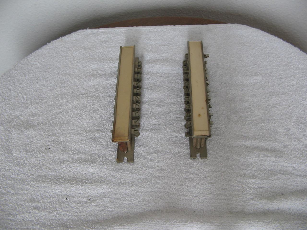 Telefoon aansluitblok NF 04390 twee stuks.