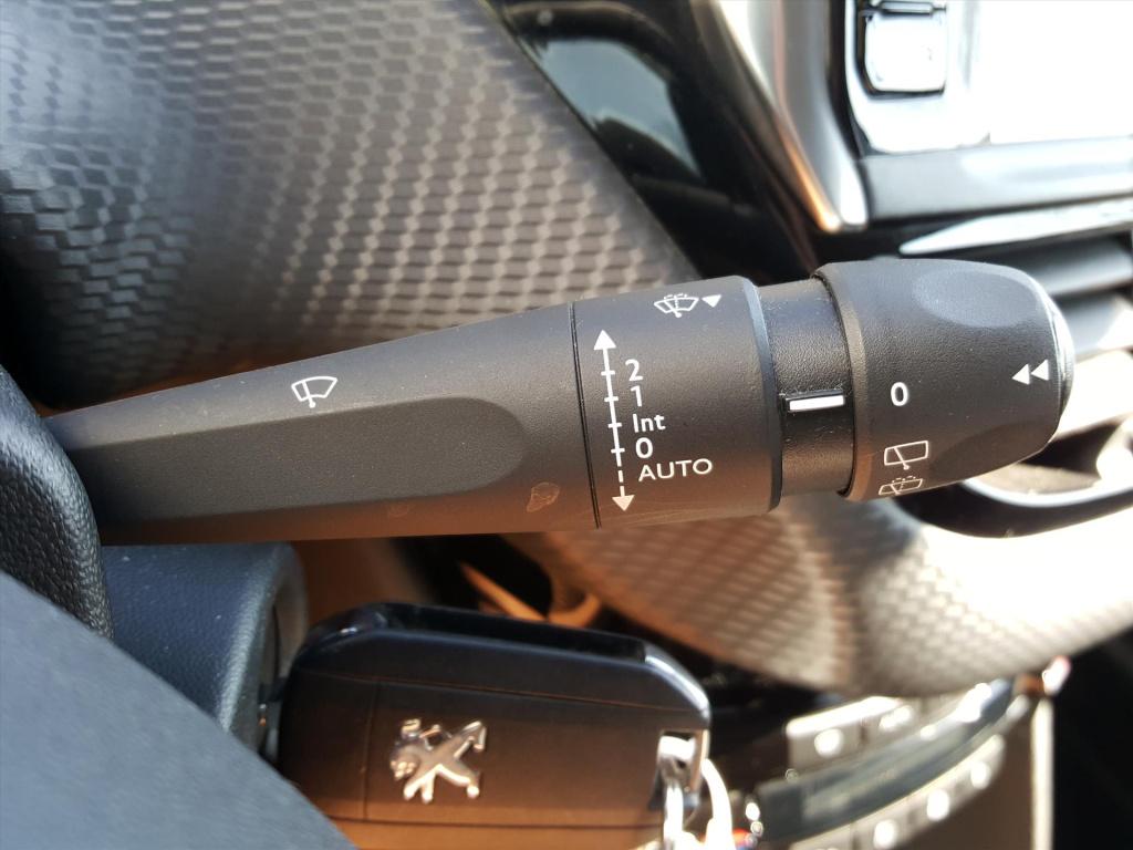 Peugeot 208 gtline 1.2-110pk automaat (eat6) trekhaak | apple carplay & and