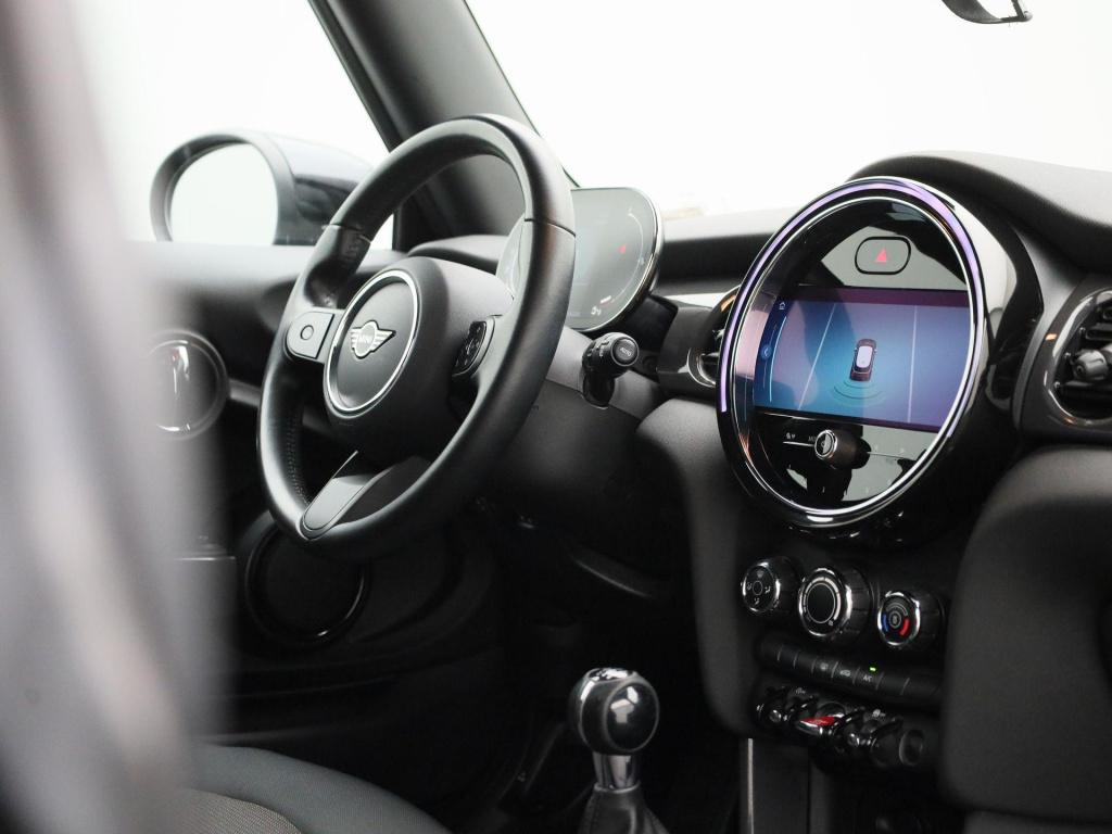 Mini 3-deurs 1.5 cooper essential | navigatie | black pakket | parkeer sens