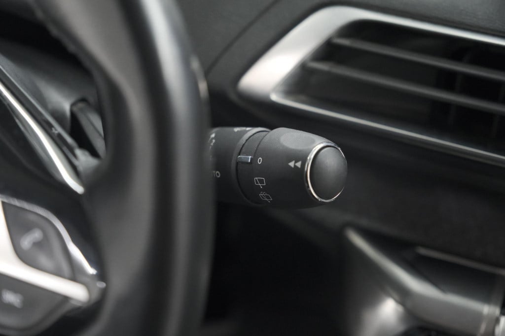 Peugeot 3008 puretech 130 eat6 allure | camera | navigatie | apple carplay 