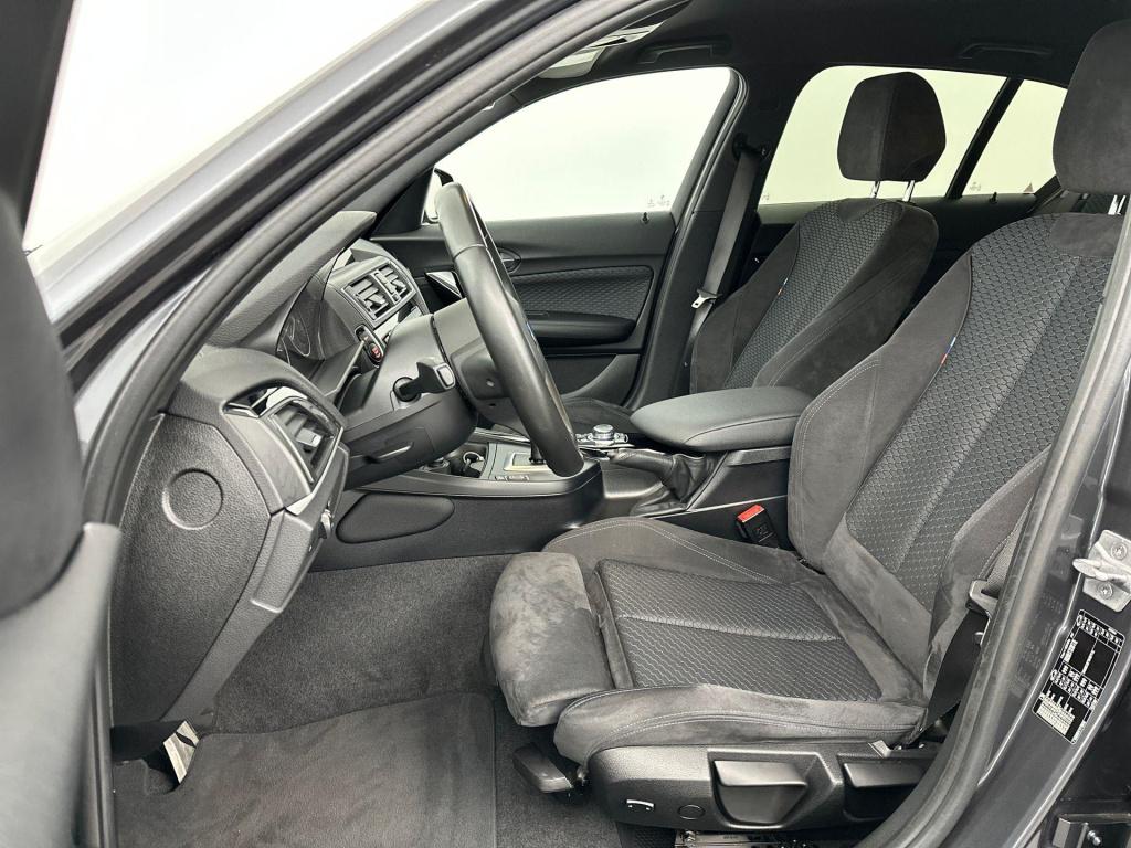 BMW 1 Serie 118i aut. 5drs. m-sport | led koplampen | 18'' velgen | navi | 