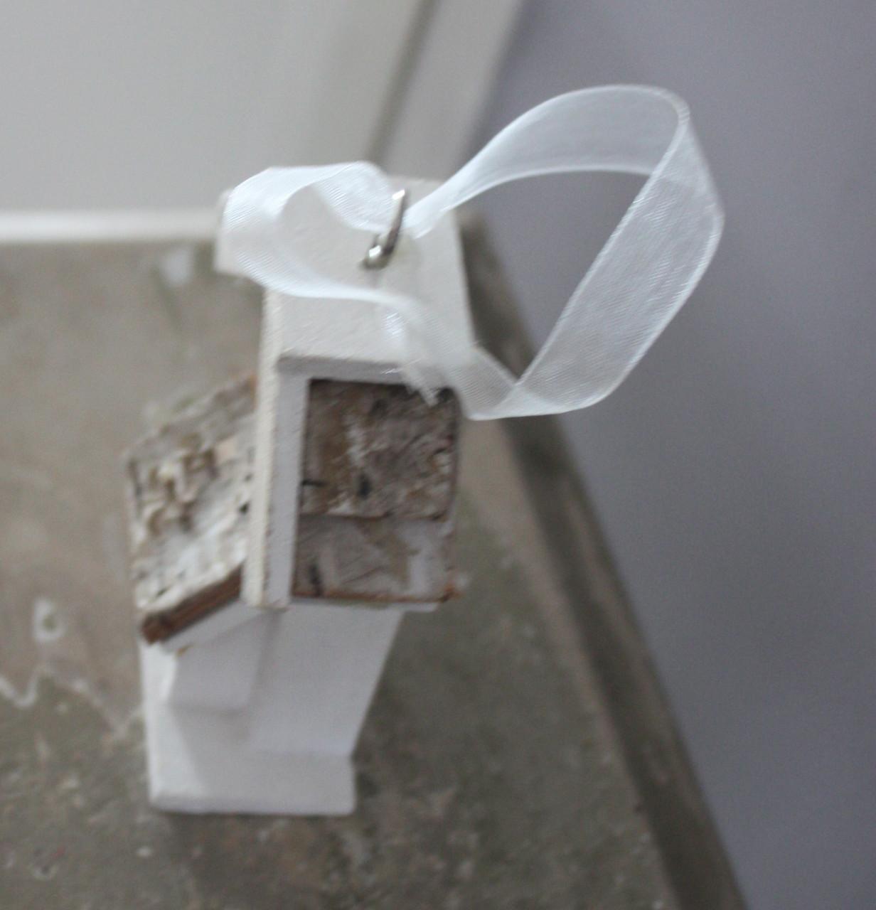 Houten kersthuisjehanger