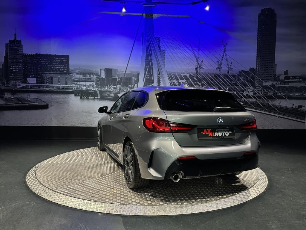 BMW 1 Serie 118i m-sport *carplay*camera*