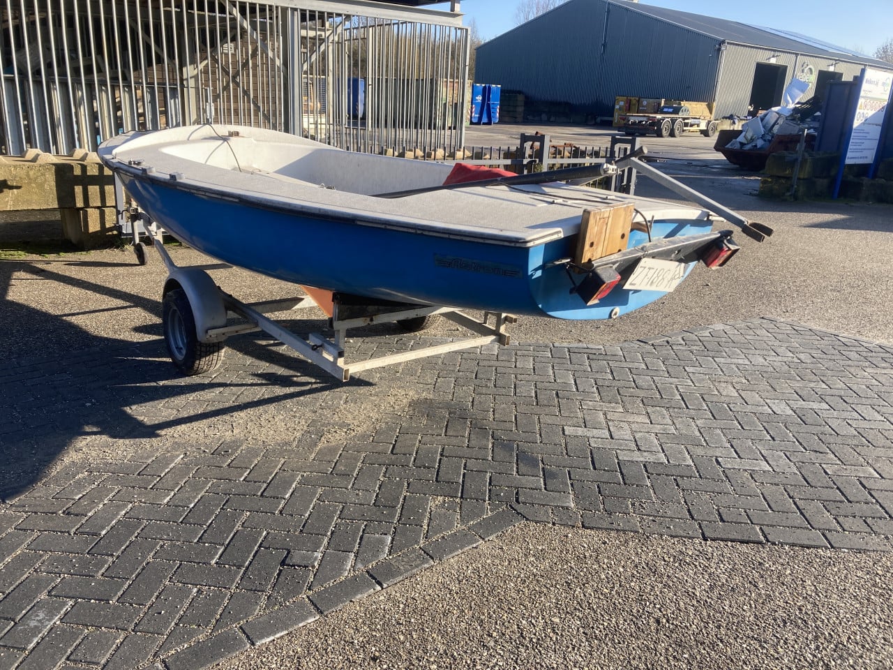 Leuk open zeilbootje