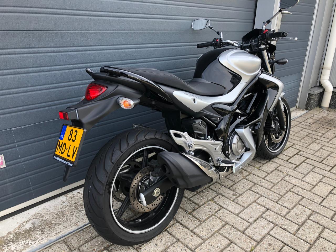 Suzuki SFV650 Gladius uit 2013, 13dkm met ABS, Rijklaar mee €3750,-