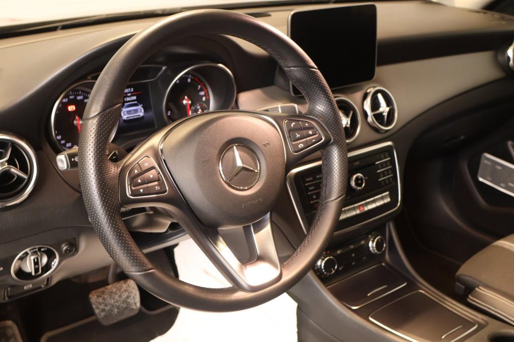 Mercedes-Benz Gla-klasse 250 premium plus, panodak, trekhaak, carplay, stoe