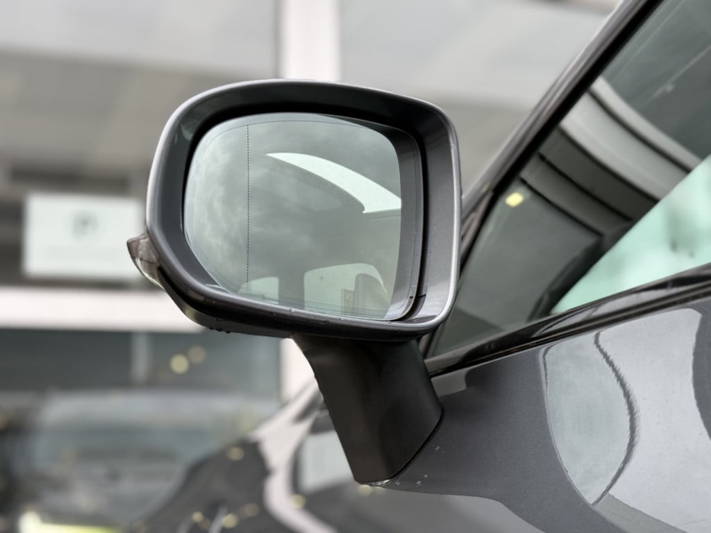 Volvo XC60 t8 390pk recharge r-design| panodak| luchtvering| trekhaak| came
