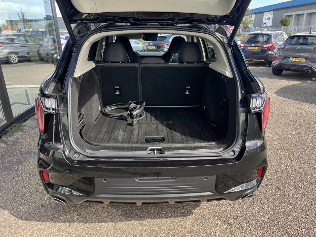 Lynk & Co 01 1.5 261pk plug in hybrid , 360 camera , pano dak , adaptive cc