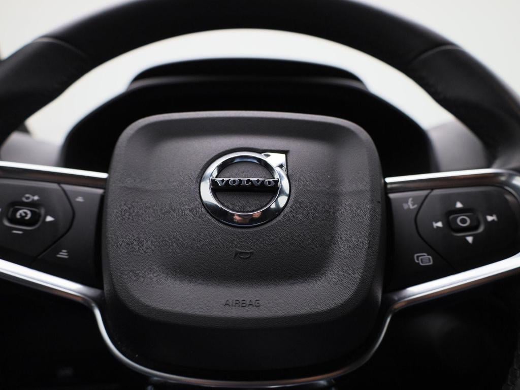 Volvo XC40 single motor extened range core 82 kwh | automaat | apple carpla