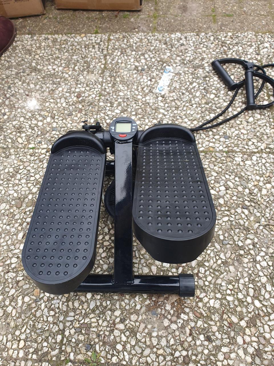 Fitby mini stepper hometrainer met display + banden