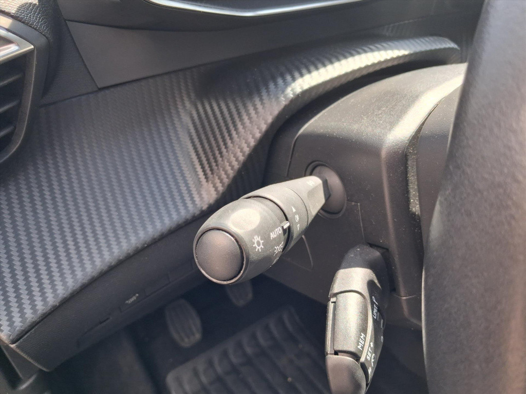 Peugeot 2008 1.2 puretech 130pk allure navigatie | apple carplay & android 