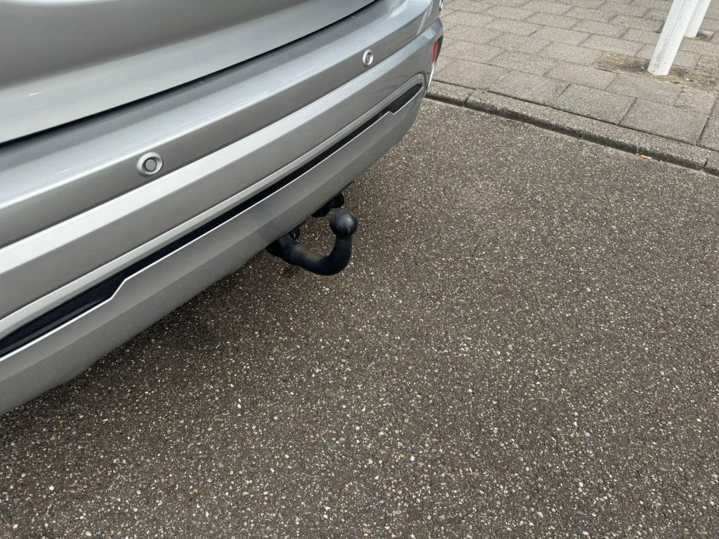Mitsubishi Outlander 2.4 phev intense+