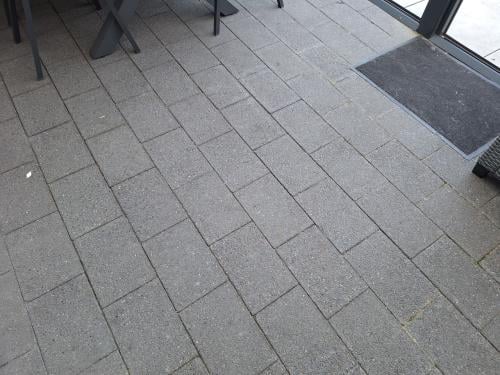 GRATIS  grijze tuintegels