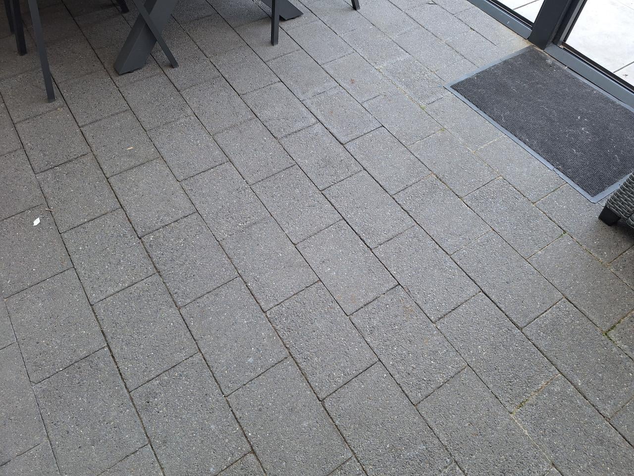 GRATIS  grijze tuintegels