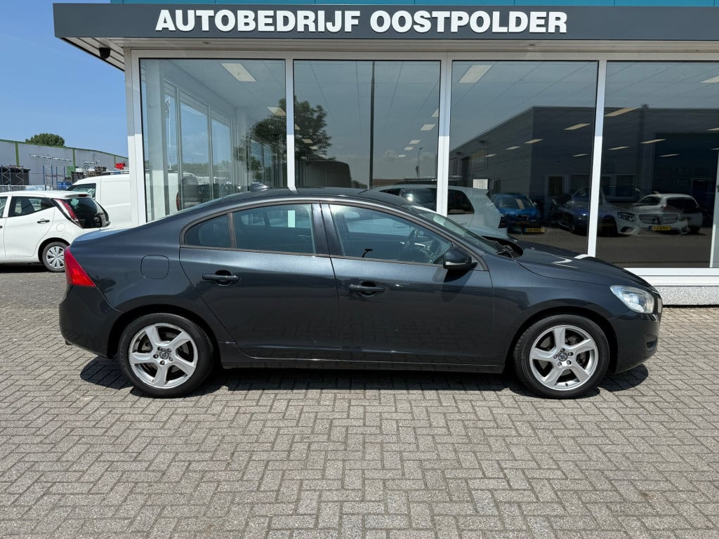 Volvo S60 2.0t intro edition