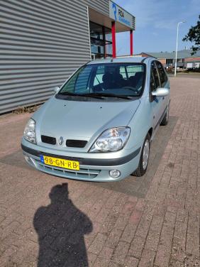 Renault megane senic automaat  bj 2001  1600 euro