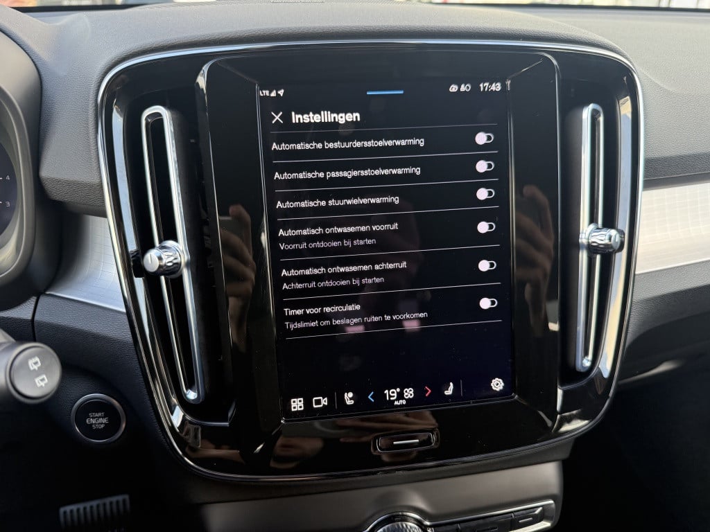 Volvo XC40 b4 197pk aut7| plus dark| adap.cruise| trekhaak| camera| elek.st