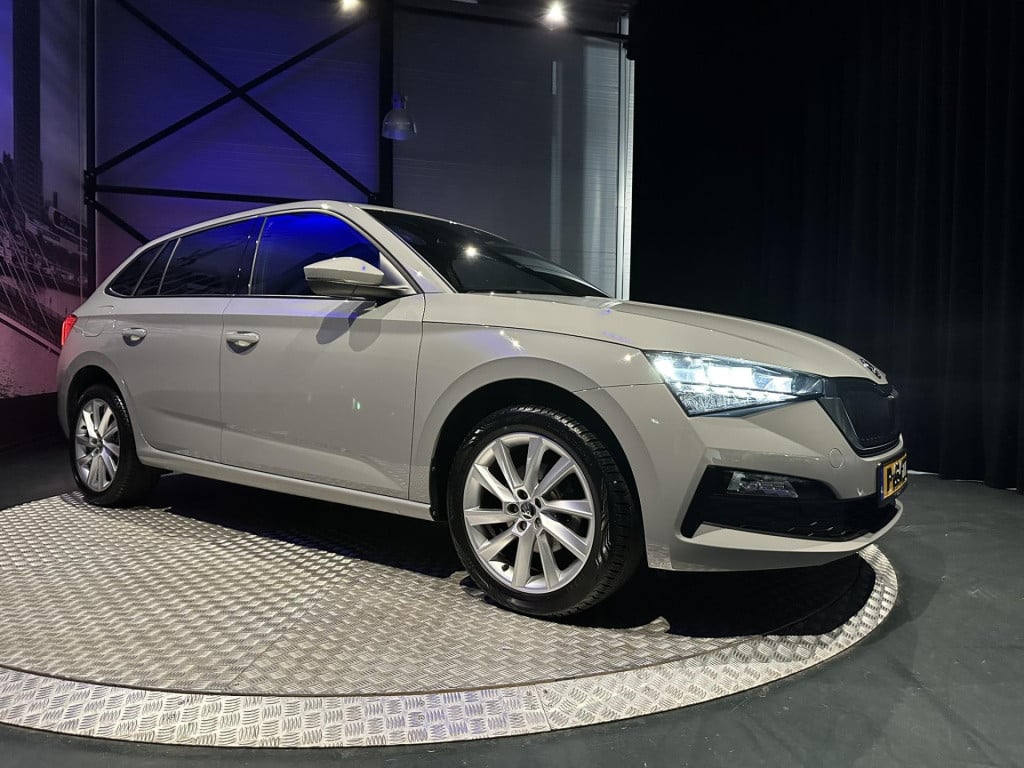 Skoda Scala 1.0 tsi sport business *steelgrey*camera*sportstoelen*led*sunse