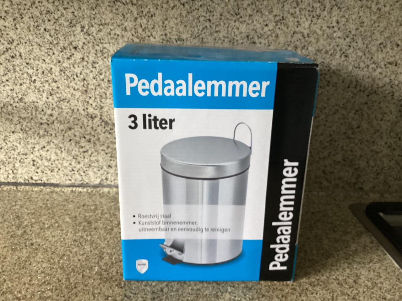 Pedaalemmer. 3liter.   RVS