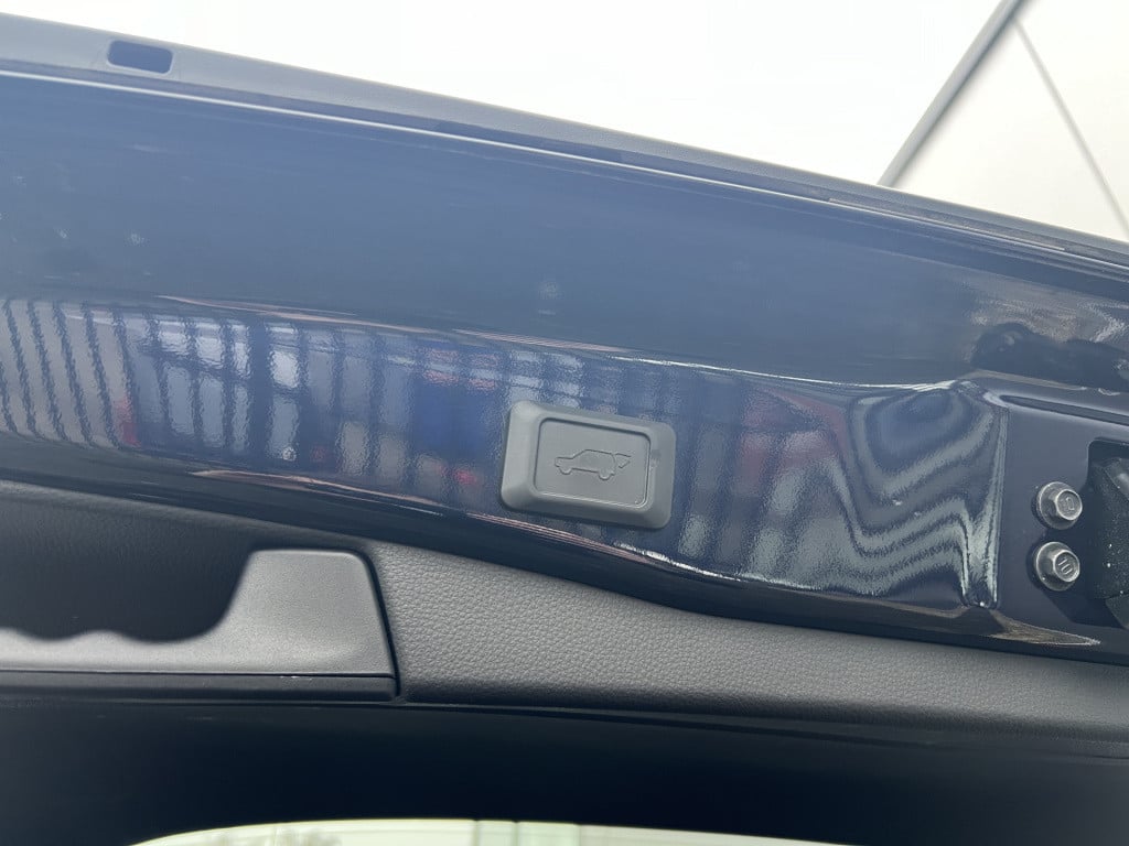 Toyota Rav4 2.5 hybrid executive nl auto | trekhaak | alarm klass 3 | vol l
