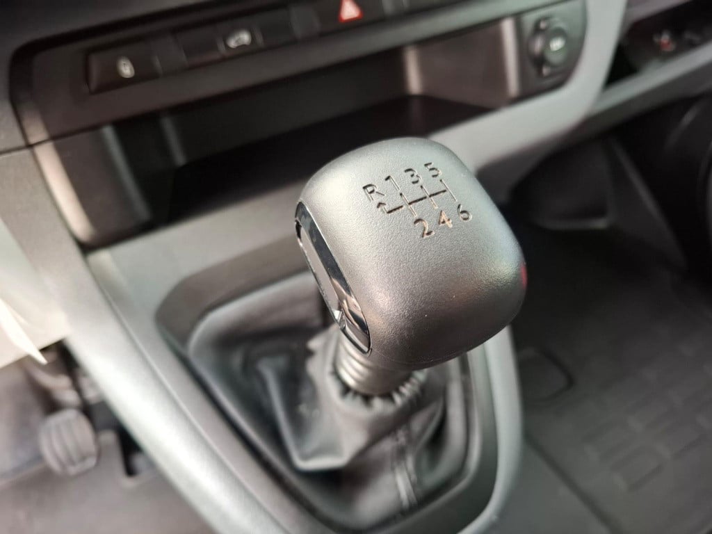 Citroen Jumpy 1.5 bluehdi 100 xs club airco / carplay / navi / cruise contr