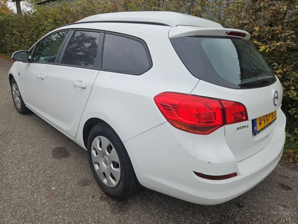 Opel Astra astra j sports tourer
