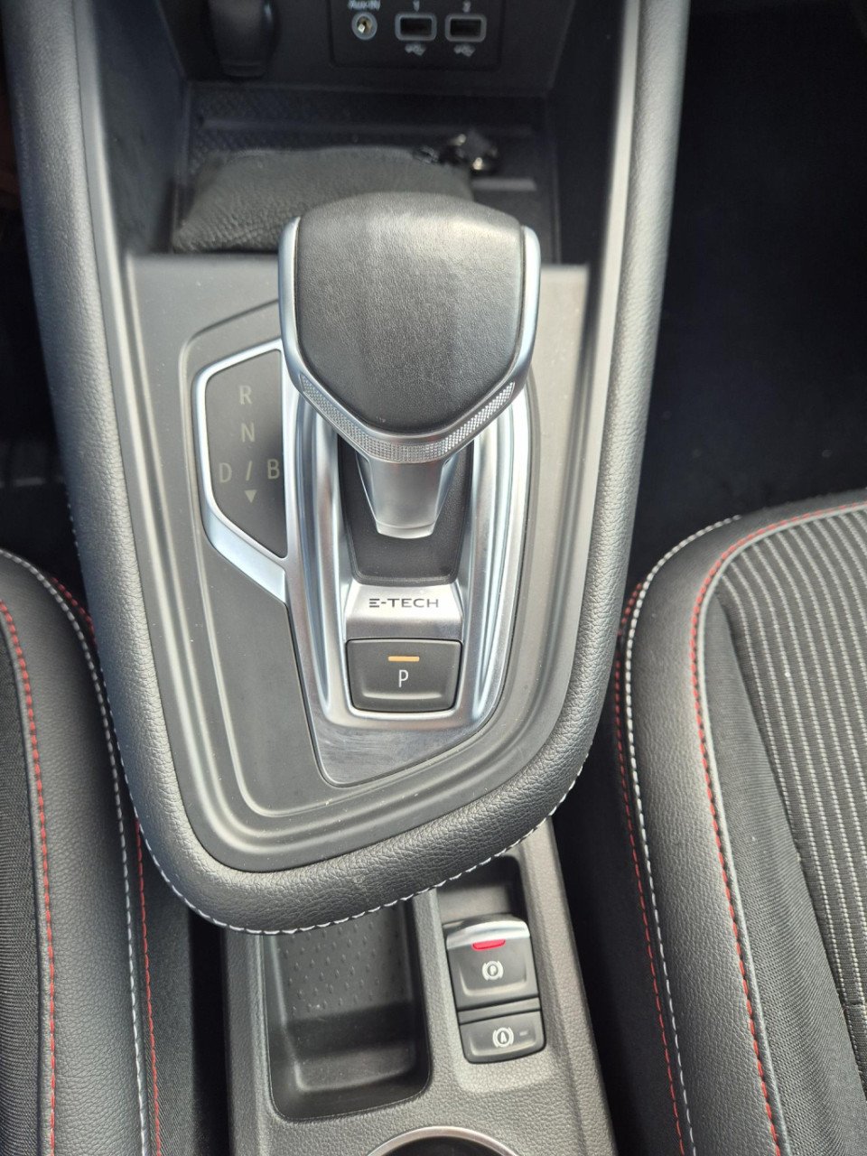 Renault Captur 1.6 e-tech full hybrid 145 r.s. line