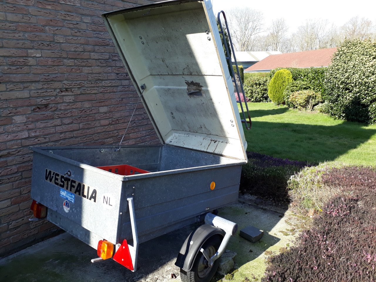 Westfalia aaanhanger met deksel 0,4t