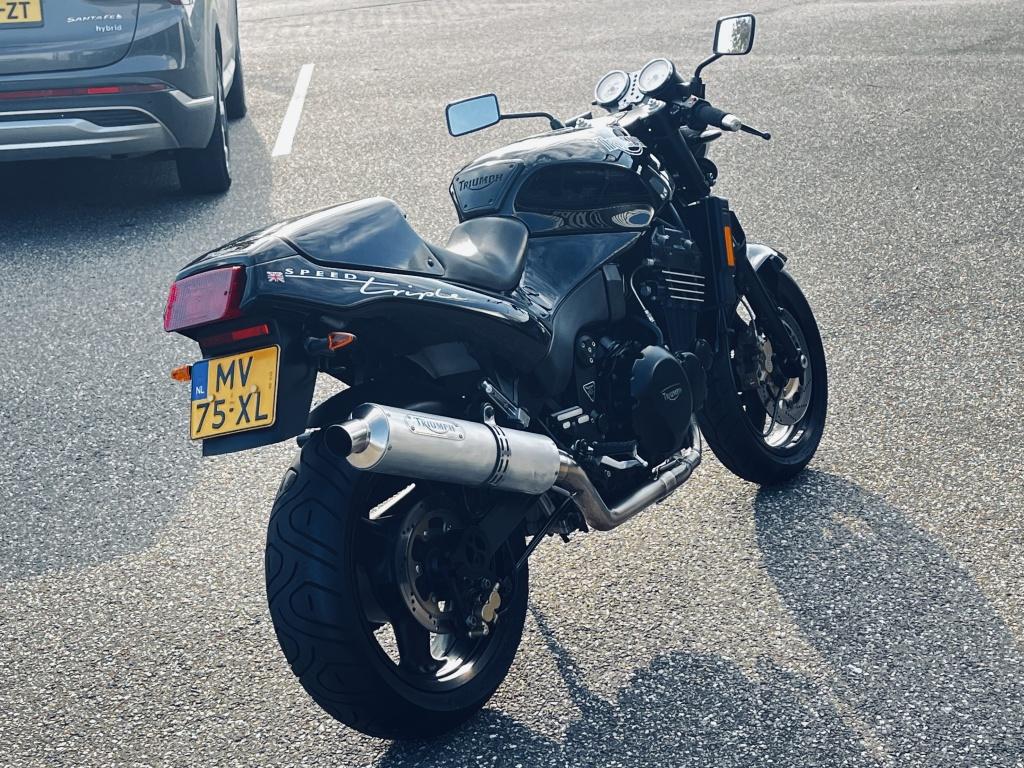 Triumph Speed Triple t300