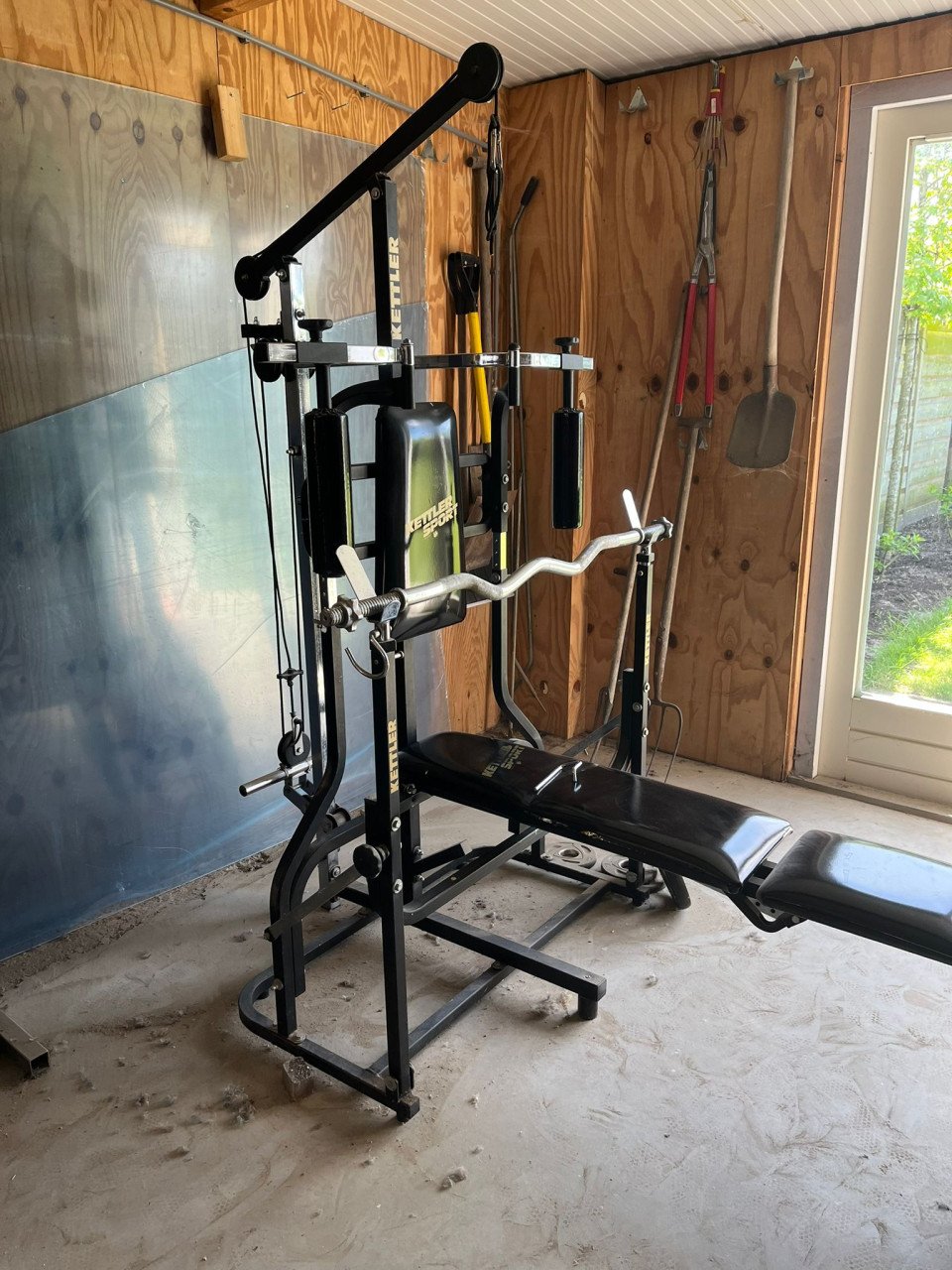 Fitness apparatuur incl. +/- 200KG gewicht