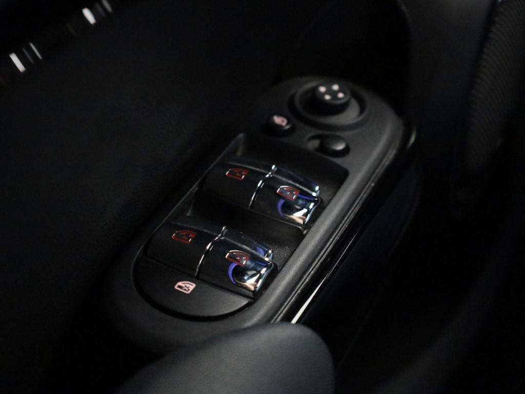 Mini 5-deurs 1.5 cooper business edition | automaat | navigatie | stoel ver