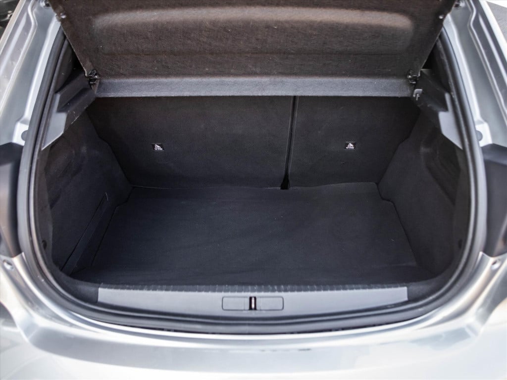Peugeot 208 1.2 puretech 100pk gt-line automaat | panoramadak | navigatie |