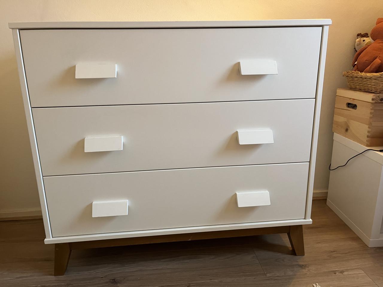 Commode, ledikant inclusief matrasje (aerosleep optioneel)