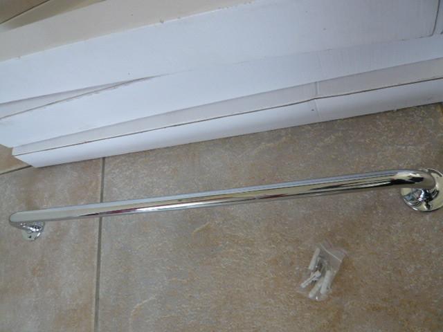 NIEUW!!! WAND HANDDOEK REK 60 CM  CHROOM