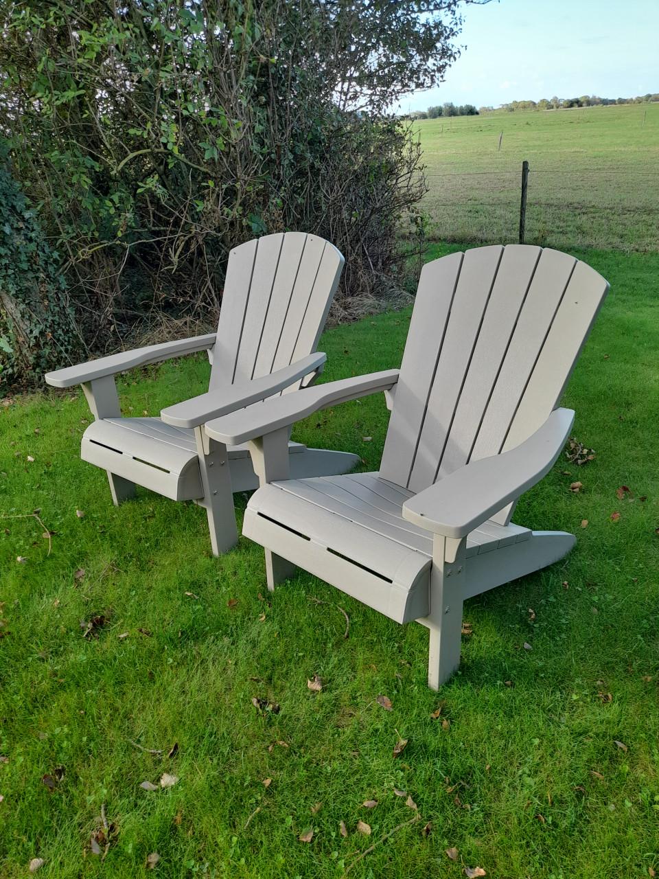 2 Prachtige kunststof tuinstoelen (z.g.a.n.) Keter Troy Adirondack