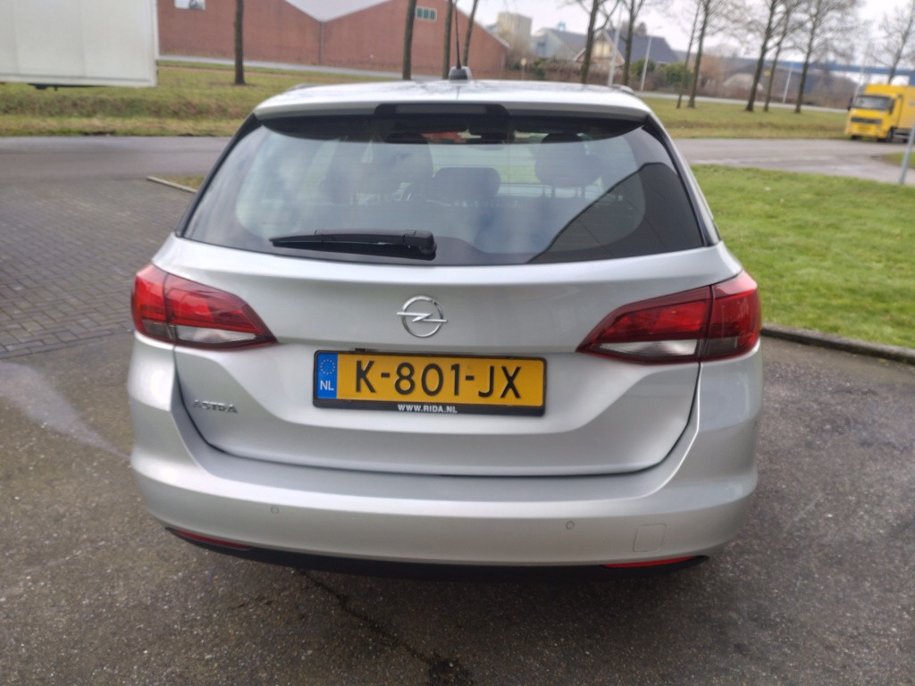 Opel Astra sports tourer 1.2 edition