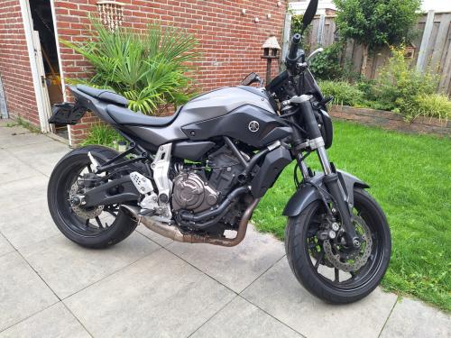 Yamaha MT-07 met Akrapovic