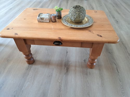 Salontafel en eettafel grenen