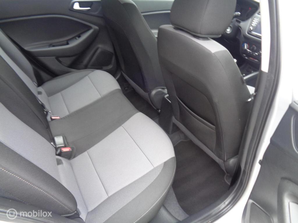 Hyundai I 20 1.0 t-gdi comfort/airco/camera/pdc/1st eig/lm velgen/slechts 8