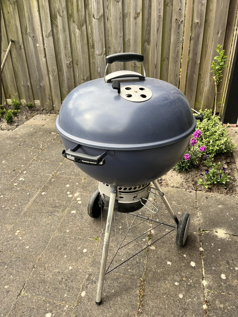 Weber master touch barbecue