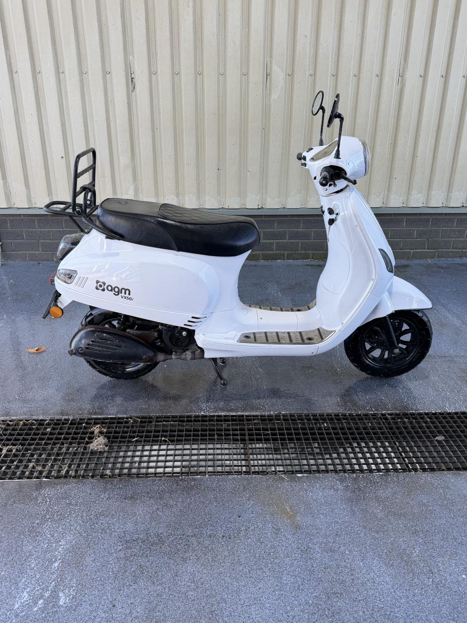AGM VX50i Brom scooter 45km 2021 Injectie - Veel Vervangen